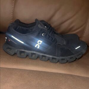 On Running women’s Black Cloud Runner with Reflective Accents
